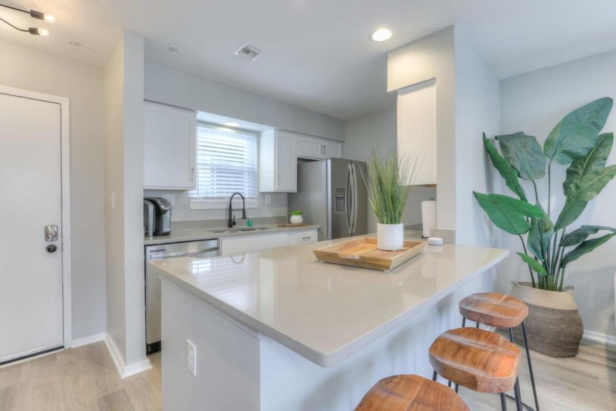 Walk To Broadway Riverfront Condo With Pool Nashville Exterior foto